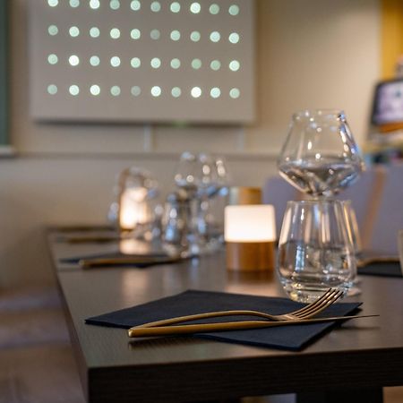 Hotel Restaurant L'Industrie Сент Омер Екстериор снимка