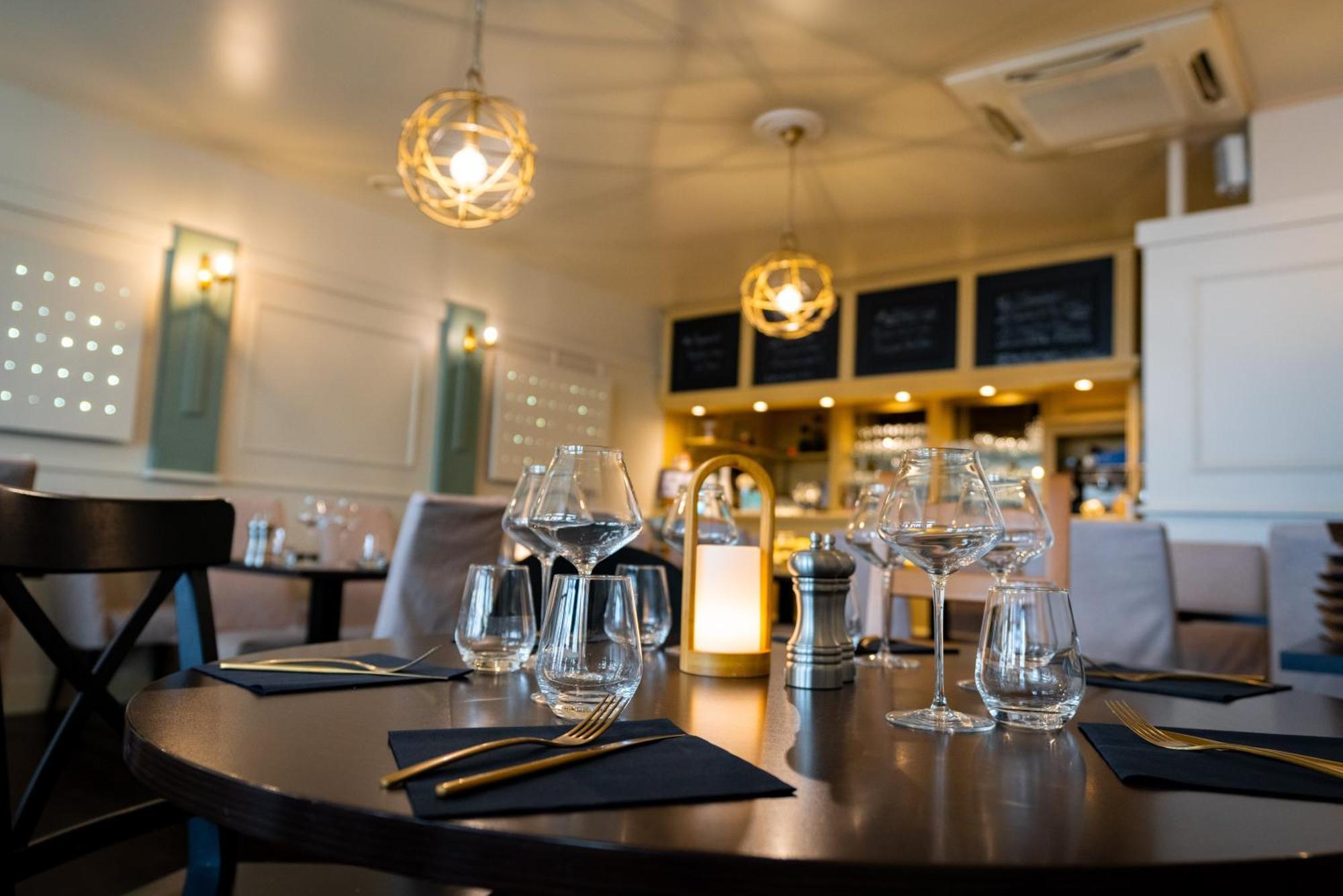 Hotel Restaurant L'Industrie Сент Омер Екстериор снимка