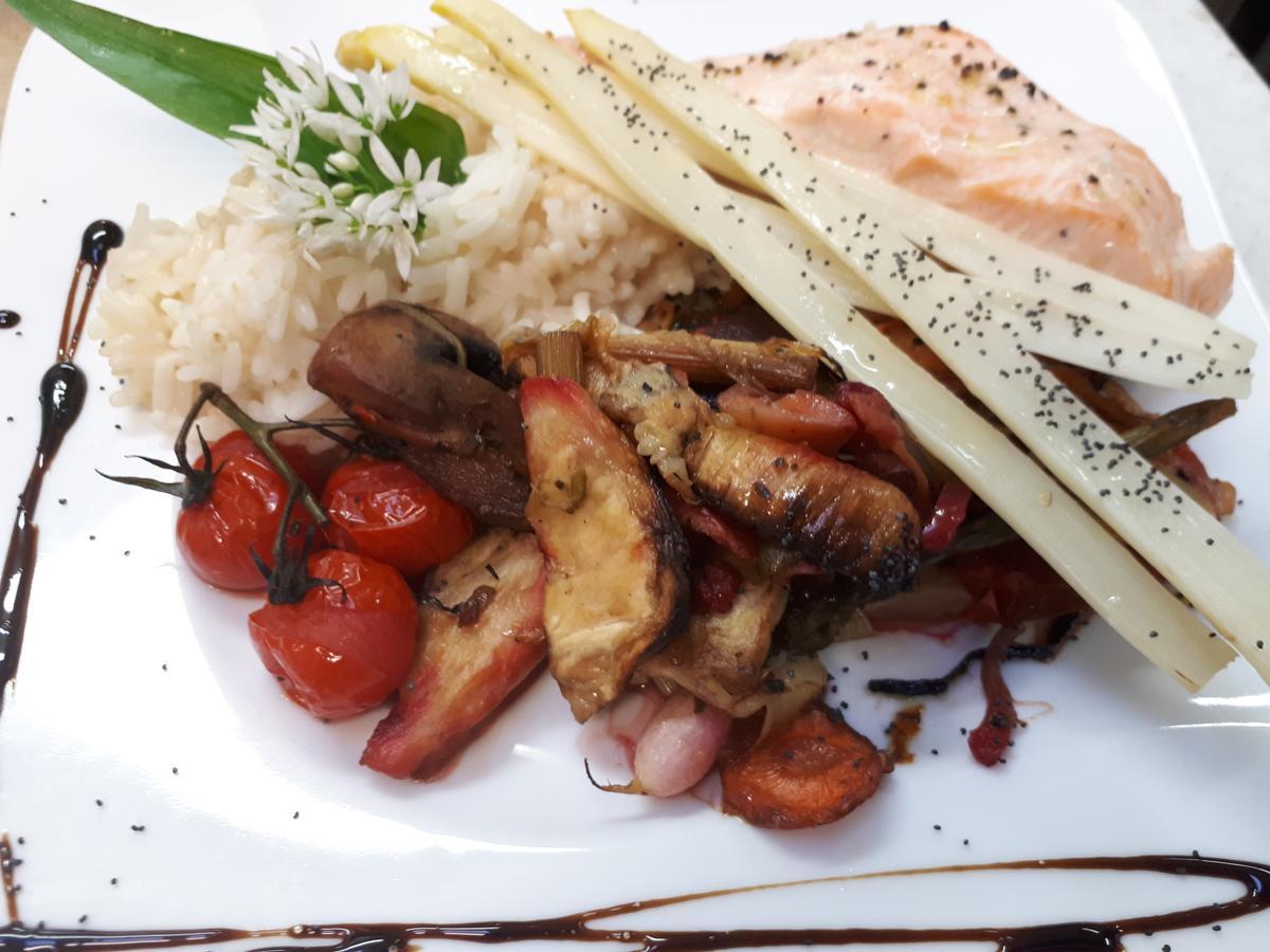 Hotel Restaurant L'Industrie Сент Омер Екстериор снимка
