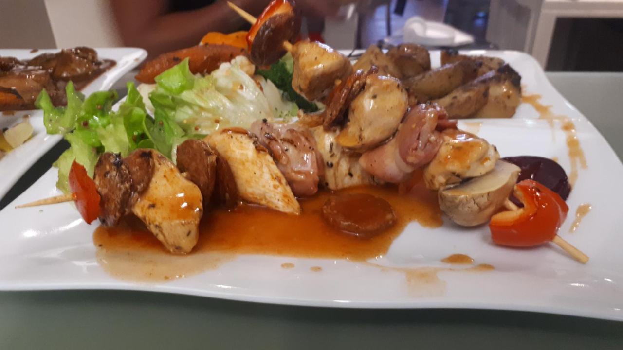 Hotel Restaurant L'Industrie Сент Омер Екстериор снимка